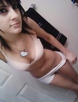 Pictures of amateur scene GFs camwhoring